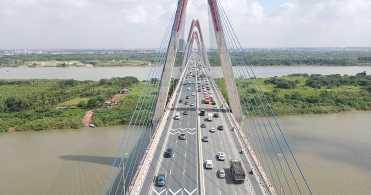 Lắp biển báo khoảng cách trên cầu Nhật Tân không phải nhằm mục đích xử phạt