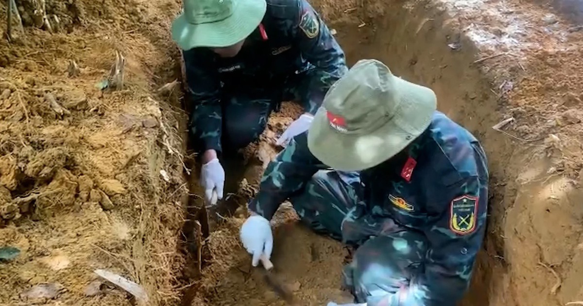 Trong lúc làm rừng, người dân ở Huế phát hiện phần mộ liệt sĩ cùng nhiều di vật