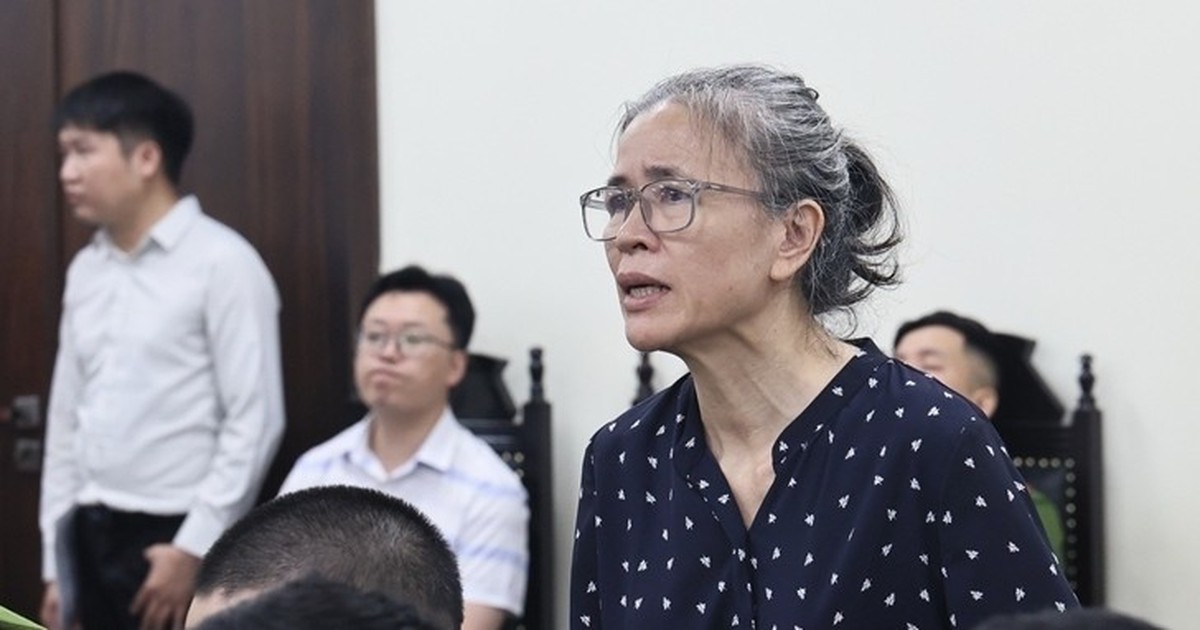 Cựu Chi cục trưởng nhận tiền của doanh nghiệp sữa giả lĩnh 12 năm tù