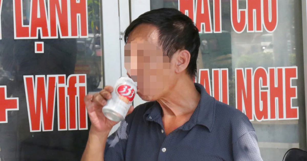 Vừa bị phạt 9 triệu đồng, tài xế “ma men” lại mua bia uống tiếp