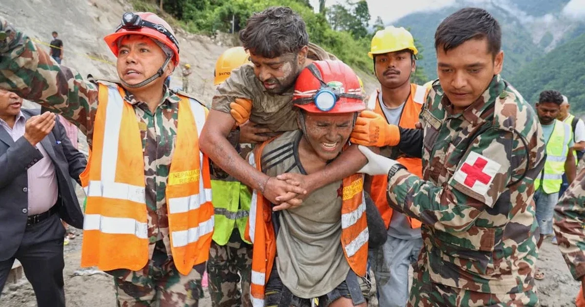 Việt Nam viện trợ khẩn cấp 300.000 USD giúp Nepal khắc phục hậu quả thiên tai