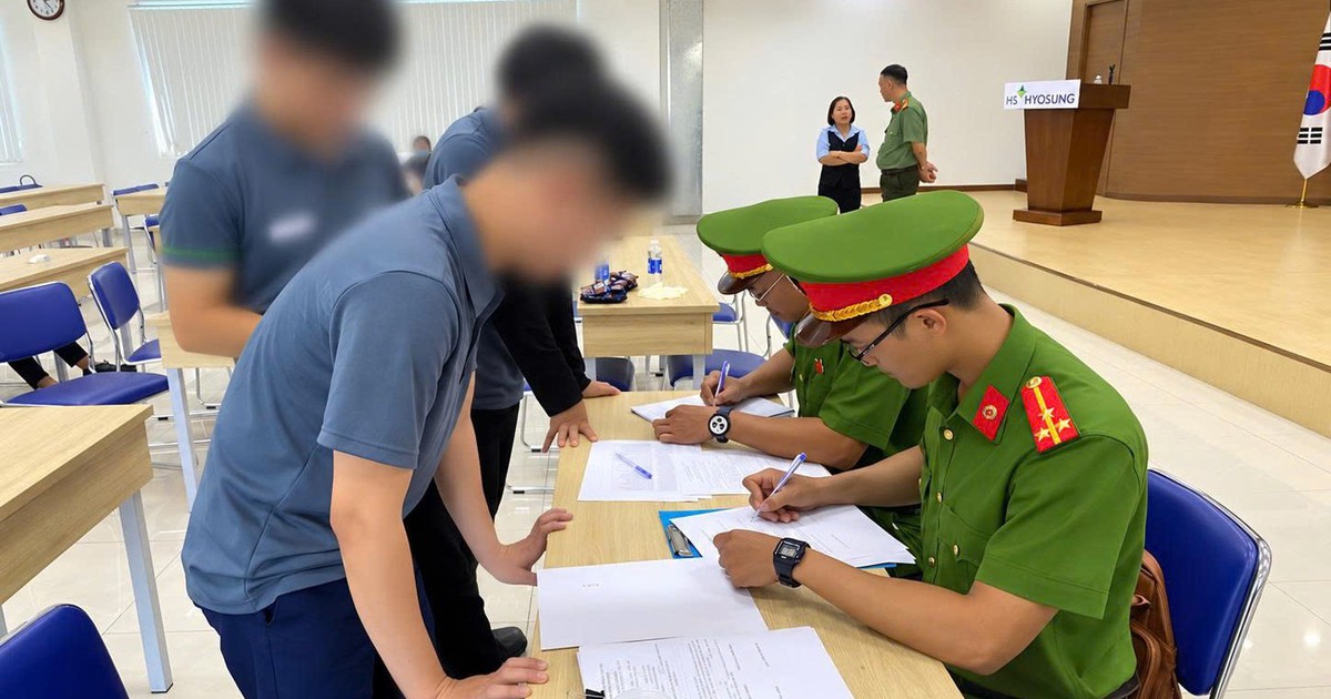 Công an kiểm tra đột xuất gần 100 công nhân ngay trong ca làm việc