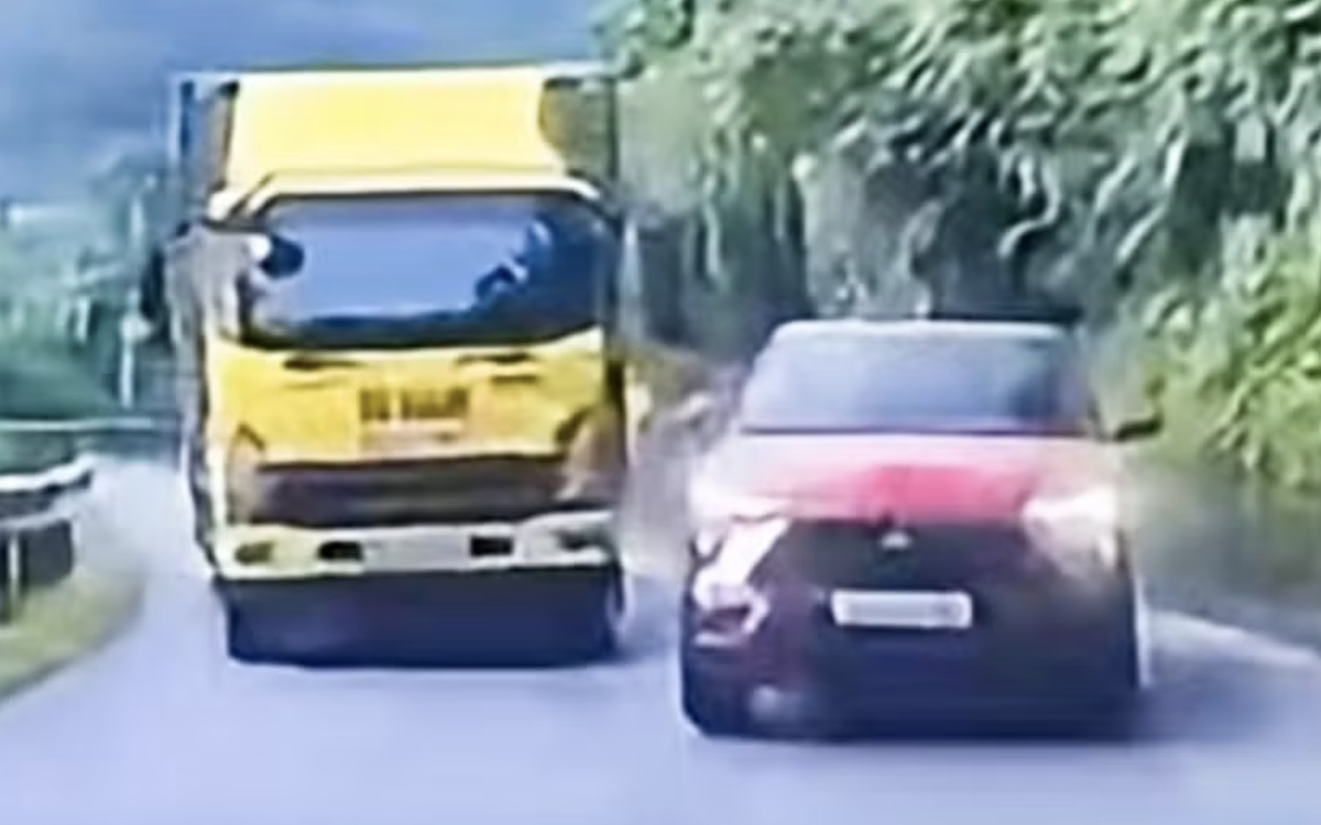 Nữ tài xế bị phạt nguội từ phản ánh trên VNeTraffic