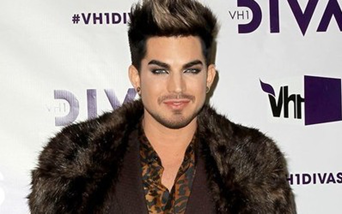 Adam Lambert khó chịu vì những diễn viên “cố làm ca sỹ”
