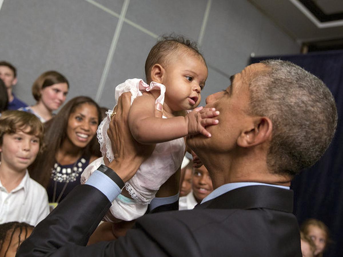 Chùm ảnh: Tổng thống Obama và tình yêu dành cho những đứa trẻ