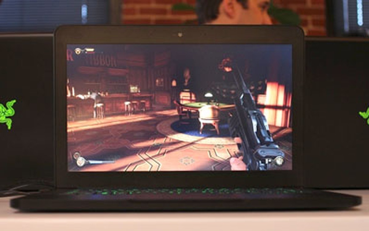 Cận cảnh Razer Blade 14 inch - Chơi game 
