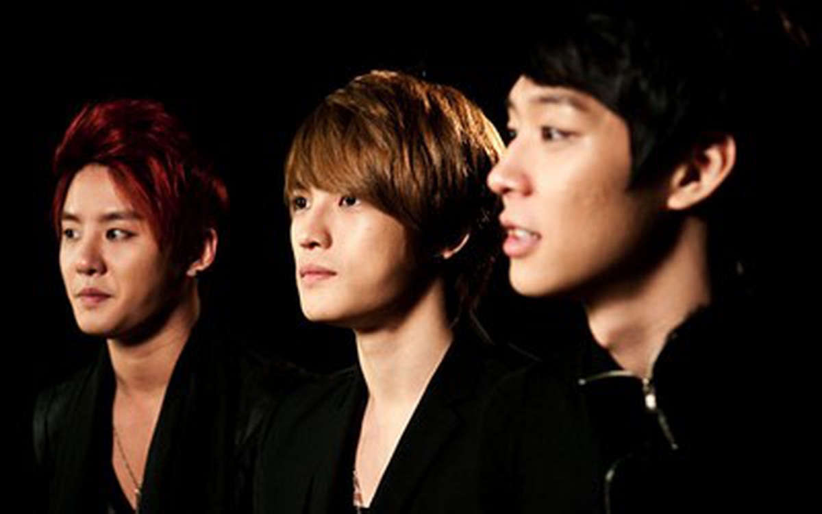 JYJ bị cấm biểu diễn vì... SM Entertainment