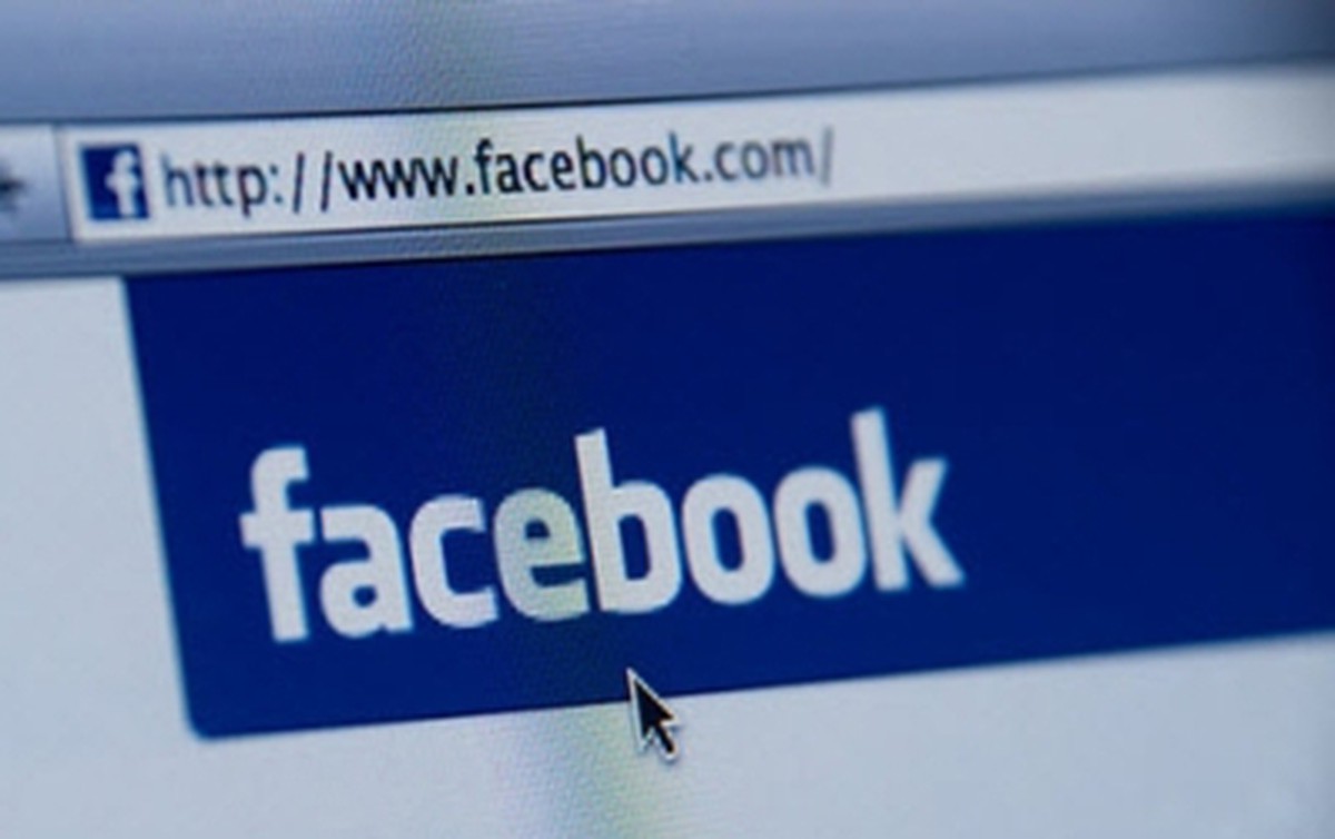 Facebook gặp “đại hạn” vì bán thông tin người dùng