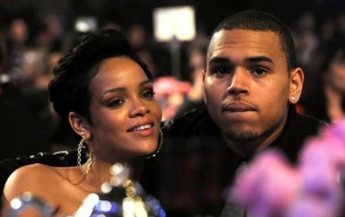 Chris Brown nhấn 