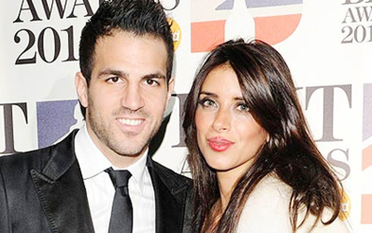 Fabregas "cướp" vợ của... tỷ phú