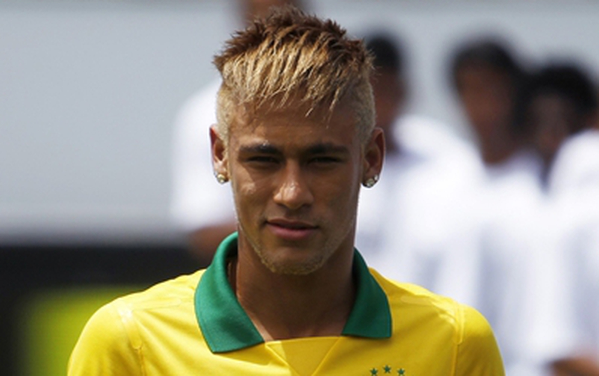 Barcelona khuyên Neymar nên cắt tóc