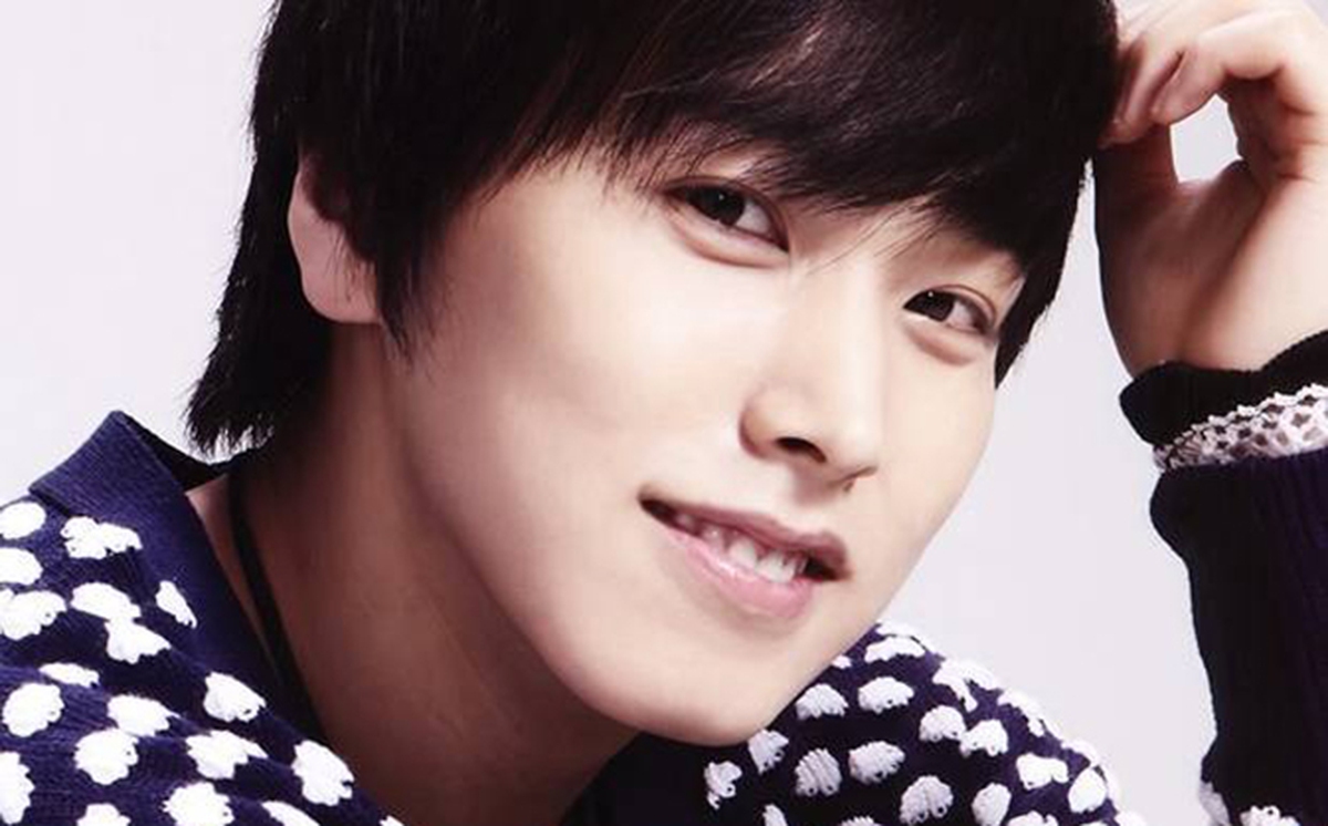 Sungmin (Super Junior) bị fan yêu cầu rời nhóm vì 