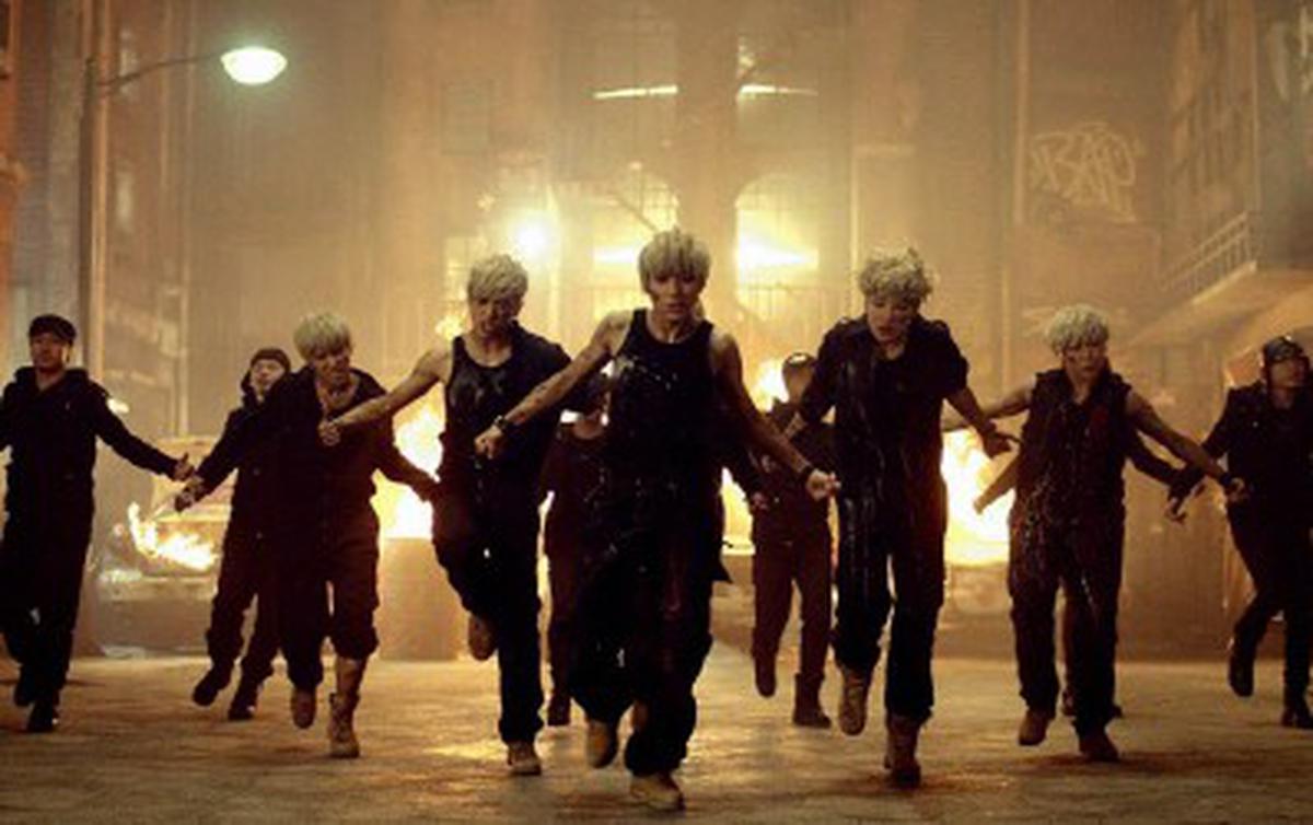 Đấu trường Kpop rực lửa vì trận chiến giữa các boygroup