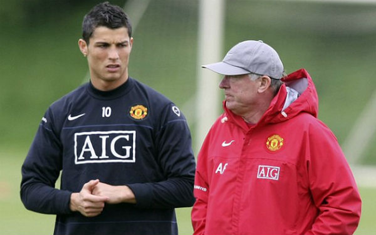 Ronaldo từng nhiều lần rơi nước mắt vì Sir Alex