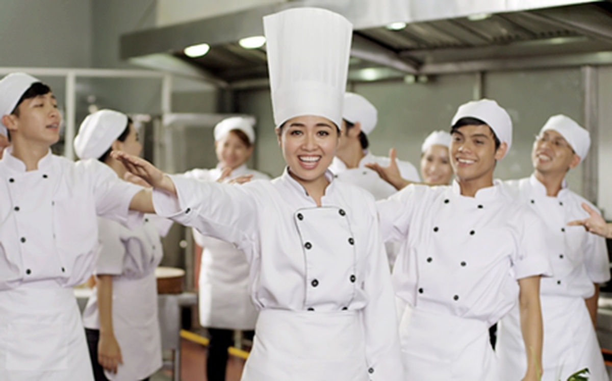 CÔ DÂU ĐẠI CHIẾN 2: Dàn "cô dâu ế" cầu hôn Mr Hoàn Hảo