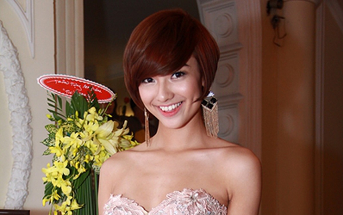 Hồng Quế lần đầu xuất hiện sau 