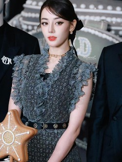 Địch Lệ Nhiệt Ba thành đỉnh lưu là có lý do