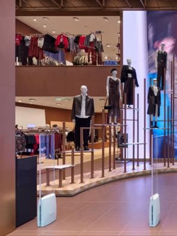 Hãng thời trang non trẻ Trung Quốc đe dọa Zara, H&M: Bán áo phông giá hơn 300.000 đồng, đã có 400 cửa hàng và 23 chi nhánh quốc tế