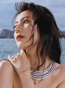 Không mài xương hay tiêm botox: 6 mỹ nhân này đang chứng minh cho bạn thấy khuôn mặt vuông sẽ quyến rũ hơn, lại còn trẻ cực lâu!