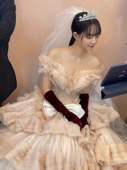 Bí quyết trẻ như 25 của cô dâu 41 tuổi hot nhất lúc này