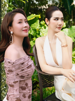 Hồng Diễm với Huyền Lizzie: Ai mới là người đẹp nhất VTV?