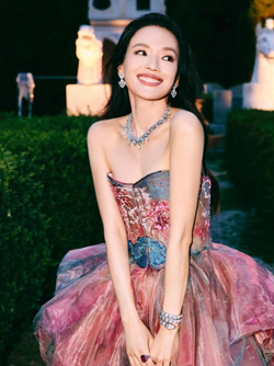 Bí thuật xóa nếp nhăn và rãnh cười của Thư Kỳ