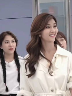 Bằng chứng của việc Kim Tuyến không biết già và xấu là gì