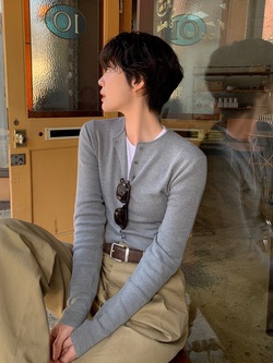 Áo len màu trung tính có 5 cách mặc đơn giản, nhưng sành điệu hết mức