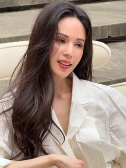 "Tiểu Long Nữ" U60 tóc vẫn dày mượt nhờ uống 1 thứ nước dân dã suốt 30 năm