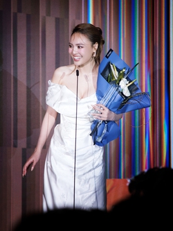 Chiếc váy 300 triệu đồng của Ninh Dương Lan Ngọc