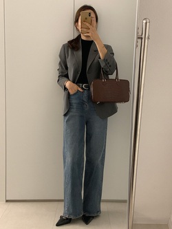 Người phụ nữ cao 1m53 có style rất sành điệu, hóa ra là nhờ 4 công thức diện đồ đơn giản mà tôn dáng