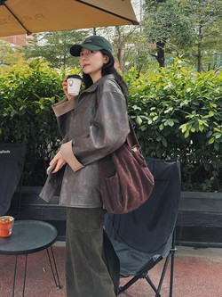 Cao Viên Viên chính là "cao thủ" diện đồ màu trung tính, phụ nữ U50 học theo là chuẩn