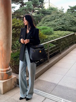 Phụ nữ trên 40 tuổi đừng chọn bừa khi sắm quần jeans: 4 kiểu này mới là đúng nhất!