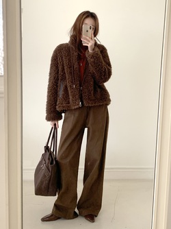 Hai tông màu trang phục đang "soán ngôi" đồ đen: Mặc lên nổi bật hơn nhưng sang trọng chẳng kém