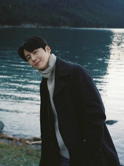 Nam diễn viên có nụ cười phải trao giải Nobel: Bí quyết chăm vẻ đẹp trai tuổi 40 của Kim Seon Ho