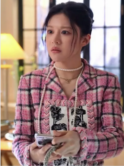 Tình mới được ví như Kim Ji Won của Kim Seon Ho: Dát đồ hiệu từ đầu đến chân nhưng chưa sang được