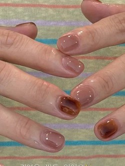 Móng gel trong kiểu Hàn: Xu hướng nail thu đông 2026 đẹp lâu, không sợ lộ móng mọc