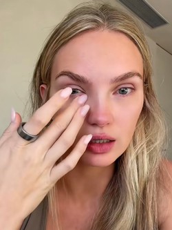 Victoria's Secret có biến trước thềm show 2026: Cựu thiên thần bật khóc vì bị loại
