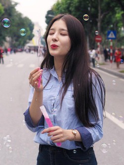Hot girl phố đi bộ Hà Nội 9 năm trước vừa được đề cử gương mặt đẹp nhất thế giới