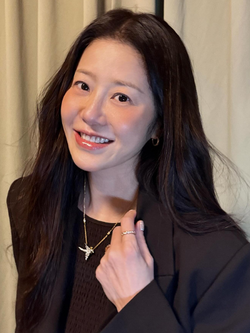 Á hậu từng là con dâu nhà Samsung có 5 tuyệt chiêu chống già đỉnh cao