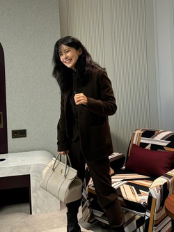 Đến khi 47 tuổi, tôi cũng muốn diện đồ đơn giản mà chuẩn thanh lịch như Lee Bo Young