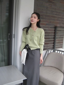 Hai mẫu chân váy công sở đang dẫn đầu về độ hot: Tôn dáng cực đỉnh, mặc lên chuẩn thanh lịch