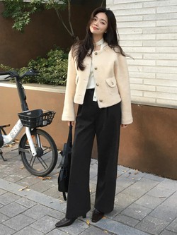 5 công thức mix quần đen chứng minh mặc càng đơn giản càng sang