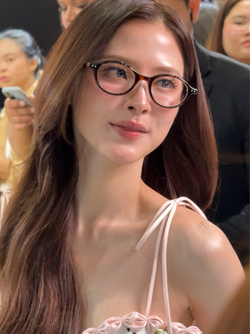 Độc thân vui vẻ, Baifern tới thời đỉnh cao nhan sắc thật sự rồi!