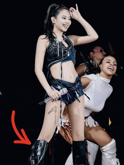 Đôi boots chỉ hơn 2 triệu Jennie thường mang ở concert, hội mê nhạc biết chưa?