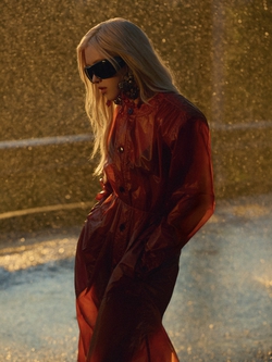 Rosé - cô gái bị chê mặc xấu ở show Saint Laurent hôm đó - đang khiến người ta "phát điên"