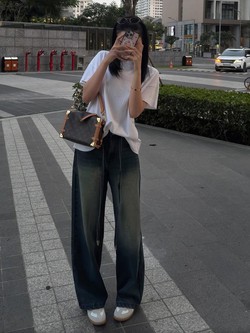 Style diện quần ống rộng của Kỳ Duyên càng ngày càng xuất sắc