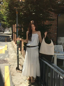 4 công thức mặc đẹp đi du lịch chị em nên ghim luôn từ bây giờ, áp dụng khi dạo phố cũng rất hợp