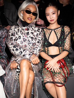 Chanel đang ưu ái một nàng thơ da màu có ngoại hình cực chiến, liệu vị thế của Jennie sẽ bị lung lay?