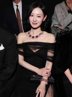 Kim Ji Won liên tục khiến khán giả chú ý: Chuyện gì xảy ra với nhan sắc từng "không có góc chết" vậy?